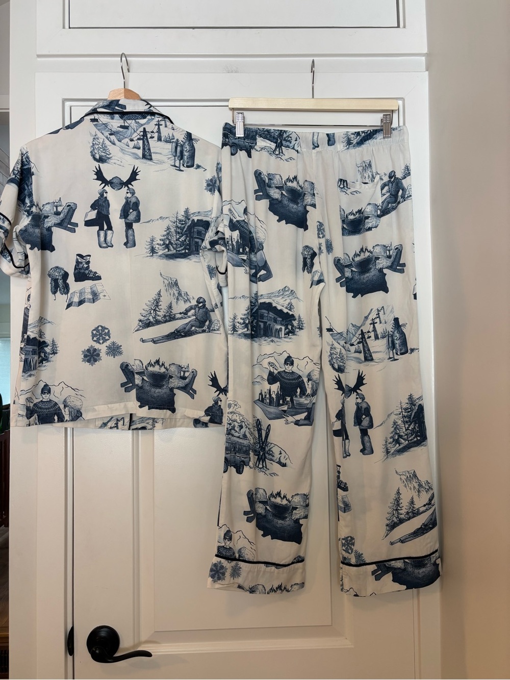 Katie Kime Apres Ski Toile Pajama Set Blue White Short Sleeve Pants Small - Picture 3 of 16